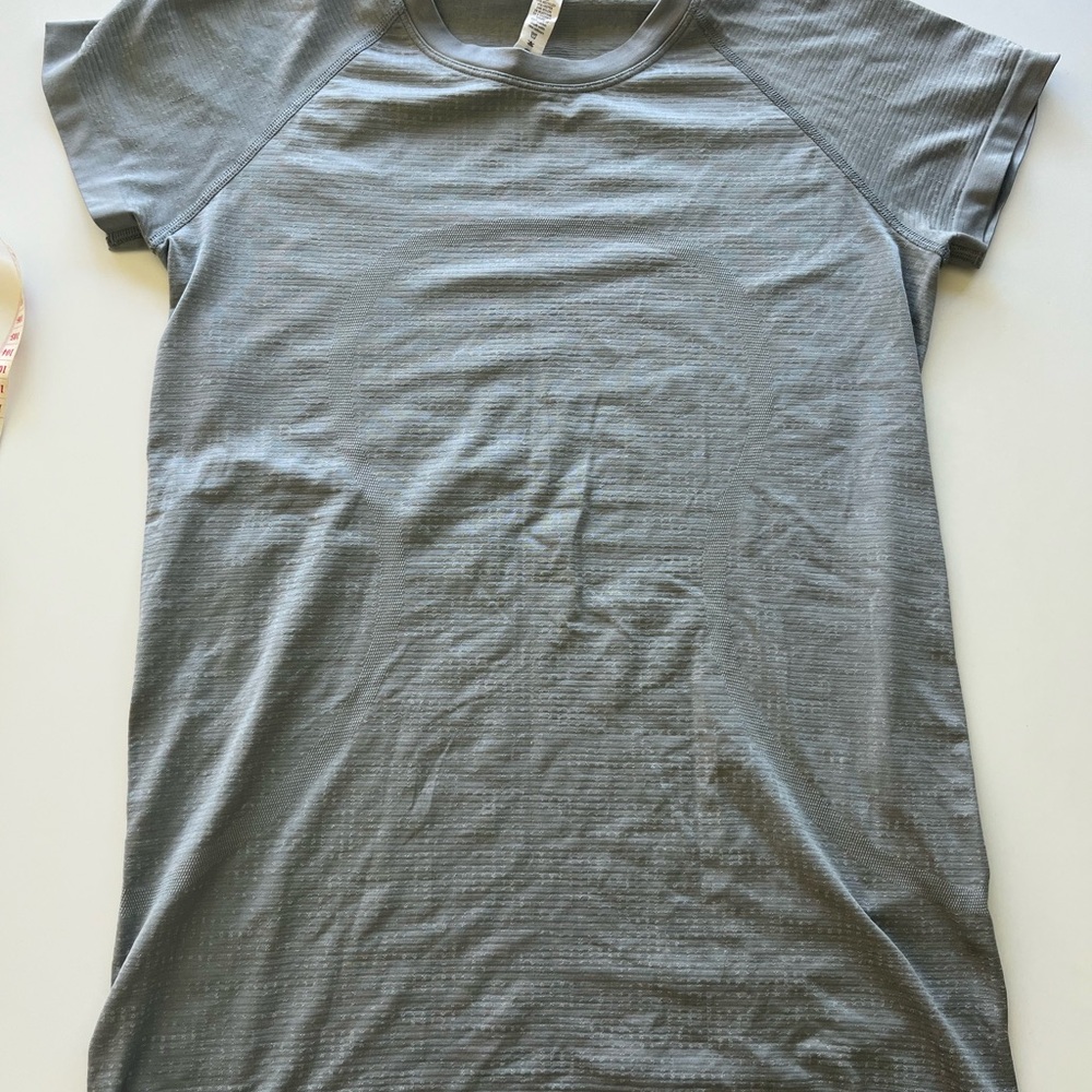 Lululemon Athletica Light Gray Textured Tee